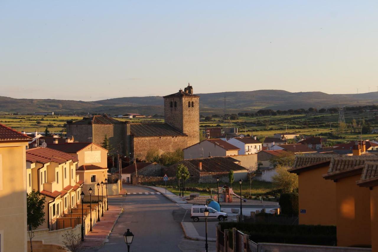 Navas de San Antonio Chalet Pradonavas المظهر الخارجي الصورة